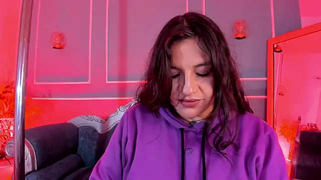 TaraTaylorr online show from 4, 12, 2025