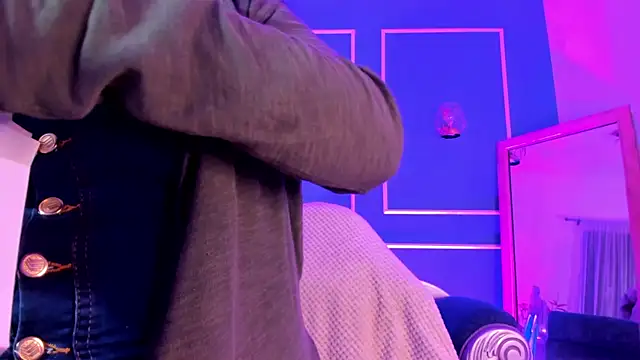 TaraTaylorr online show from 23, 12, 2025