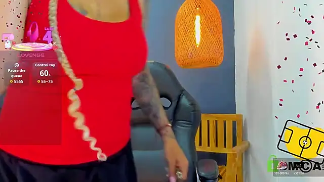 Snapshot of yessila_parker chatting on 25, 6, 2026 yessila parker online show from 25, 6, 2026