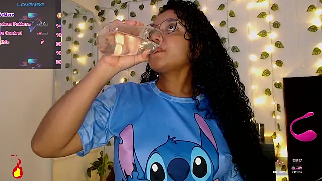 Snapshot of victtoria_cane63 chatting on 19, 5, 2026 victtoria cane63 online show from 19, 5, 2026