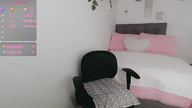 luna lgomez  online show from 17, 12, 2025