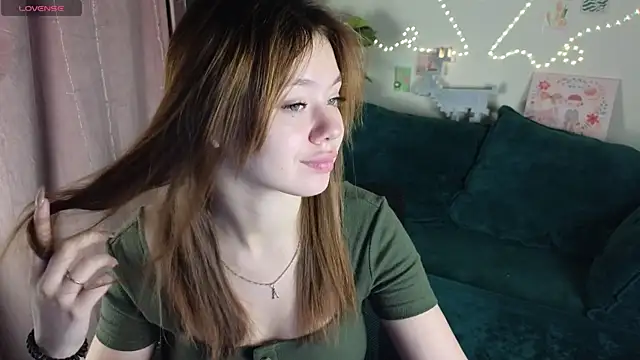 Snapshot of meow_mellie chatting on 11, 10, 2025 meow mellie online show from 11, 10, 2025