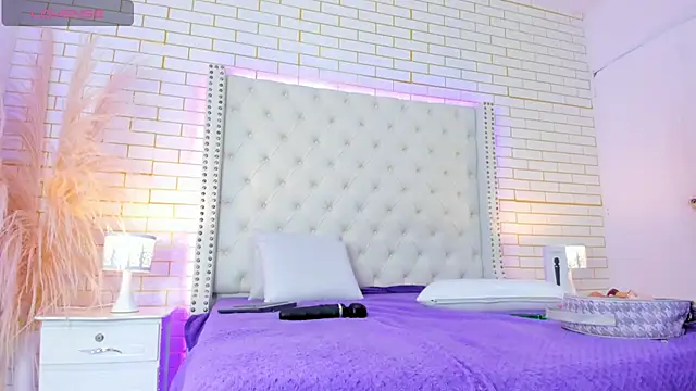 Emilly wilson  online show from 3, 12, 2025