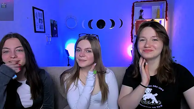 Snapshot of helli_belli chatting on 12, 4, 2026 helli belli online show from 12, 4, 2026