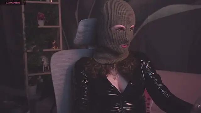 OliviaMcClean online show from 12, 9, 2025