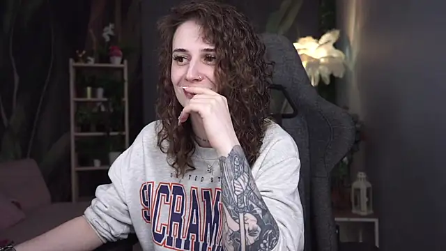 Snapshot of OliviaMcClean chatting on 30, 4, 2026 OliviaMcClean online show from 30, 4, 2026