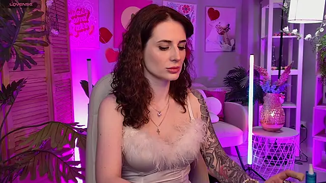 Snapshot of OliviaMcClean chatting on 17, 6, 2026 OliviaMcClean online show from 17, 6, 2026