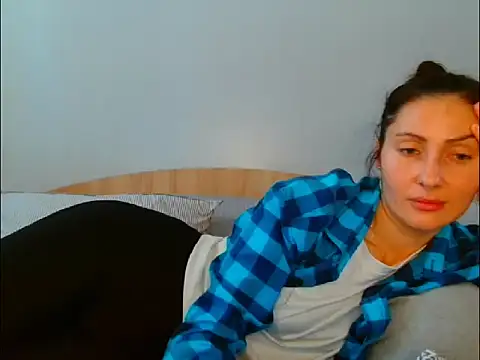 Snapshot of Irina9793 chatting on 7, 4, 2026 Irina9793 online show from 7, 4, 2026