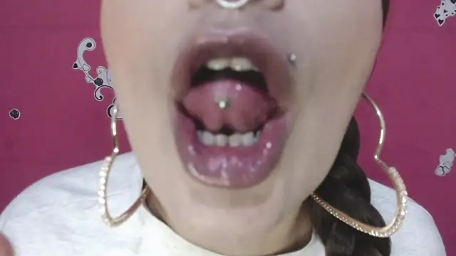 Snapshot of nicollewayne10 chatting on 28, 2, 2025 nicollewayne10 online show from 28, 2, 2025