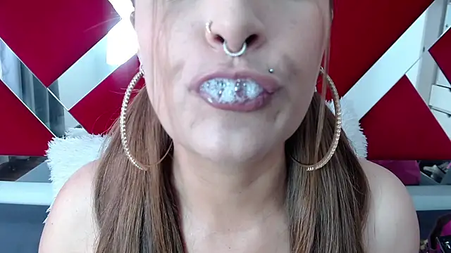 Snapshot of nicollewayne10 chatting on 7, 10, 2025 nicollewayne10 online show from 7, 10, 2025