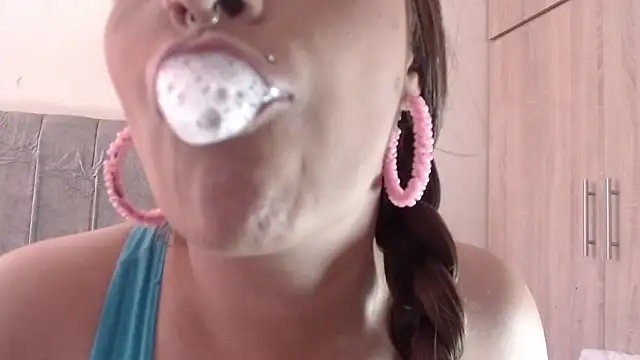 Snapshot of nicollewayne10 chatting on 24, 4, 2026 nicollewayne10 online show from 24, 4, 2026