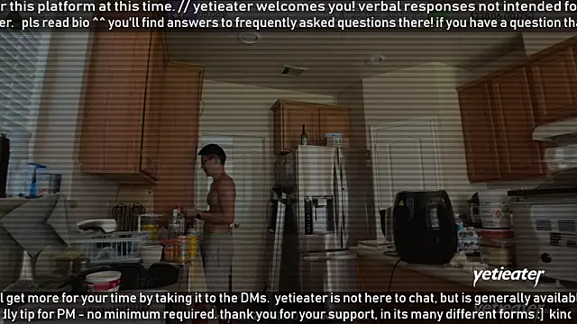 Snapshot of yetieater chatting on 16, 7, 2026 yetieater online show from 16, 7, 2026