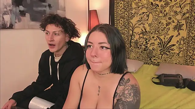 Aria and orien online show from 8, 11, 2025