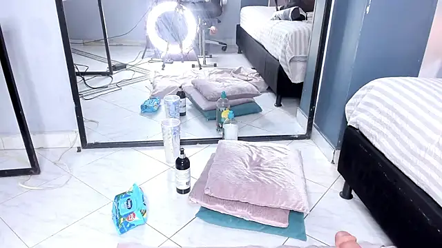 Melissa 23  online show from 18, 4, 2026