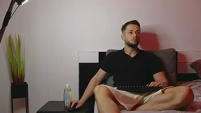 Snapshot of nicholasX1 chatting on 17, 3, 2025 nicholasX1 online show from 17, 3, 2025