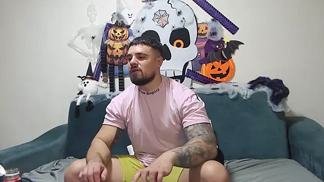 Tiberius hunk online show from 30, 10, 2025