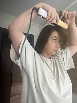 Snapshot of HannaJohnson chatting on 8, 3, 2025 HannaJohnson online show from 8, 3, 2025