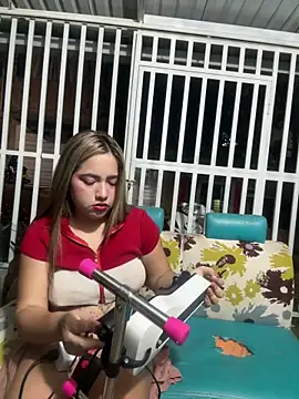 Snapshot of lunaxxx_69 chatting on 17, 4, 2026 lunaxxx 69 online show from 17, 4, 2026