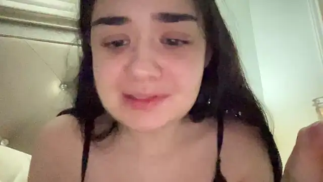 Lolabunny23 online show from 2, 6, 2026