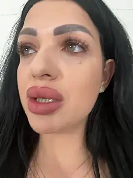 Snapshot of IrisRossie chatting on 15, 6, 2026 IrisRossie online show from 15, 6, 2026