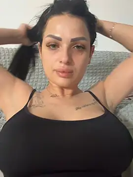 Snapshot of IrisRossie chatting on 8, 7, 2026 IrisRossie online show from 8, 7, 2026