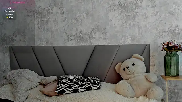 Snapshot of kitty_Cathie chatting on 11, 4, 2026 kitty Cathie online show from 11, 4, 2026