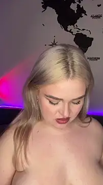 Snapshot of April_Vancee chatting on 29, 11, 2025 April Vancee online show from 29, 11, 2025