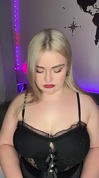 Snapshot of April_Vancee chatting on 4, 12, 2025 April Vancee online show from 4, 12, 2025