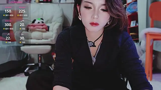 guoguo7777777 online show from 4, 12, 2025