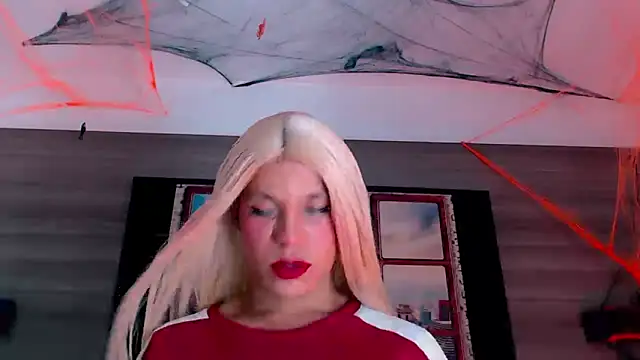 Snapshot of SashaNova chatting on 12, 10, 2025 SashaNova online show from 12, 10, 2025