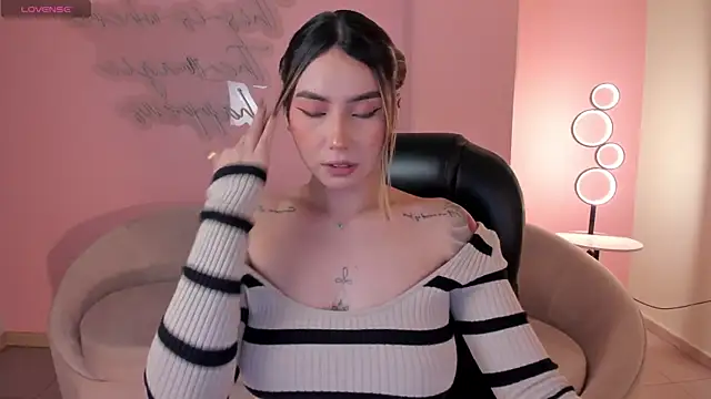 Snapshot of MaddisonCollins chatting on 21, 12, 2025 MaddisonCollins online show from 21, 12, 2025