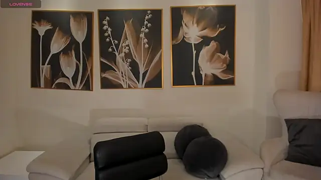 Snapshot of MaddisonCollins chatting on 9, 1, 2026 MaddisonCollins online show from 9, 1, 2026