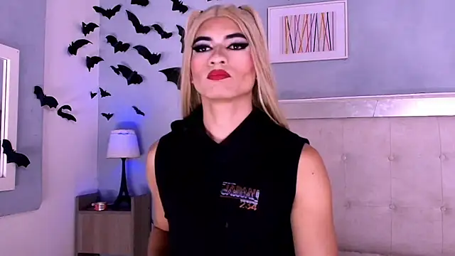 Snapshot of Emily_Castillo_1 chatting on 15, 11, 2025 Emily Castillo 1 online show from 15, 11, 2025