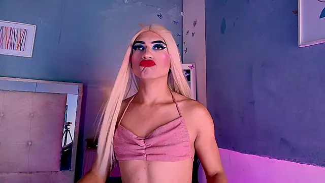 Snapshot of Emily_Castillo_1 chatting on 13, 7, 2026 Emily Castillo 1 online show from 13, 7, 2026