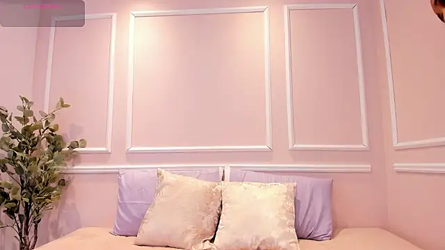 Lucy Canel online show from 6, 2, 2026