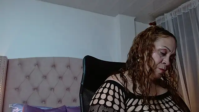 Snapshot of scarlettbooty chatting on 5, 3, 2025 scarlettbooty online show from 5, 3, 2025