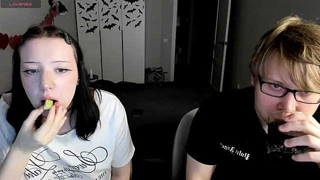 JayMollyy online show from 17, 4, 2026