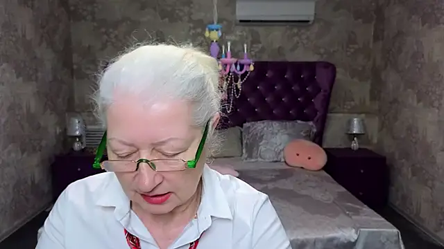 Snapshot of Maya_Mayflower chatting on 12, 3, 2025 Maya Mayflower online show from 12, 3, 2025