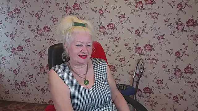 Snapshot of Maya_Mayflower chatting on 9, 10, 2025 Maya Mayflower online show from 9, 10, 2025