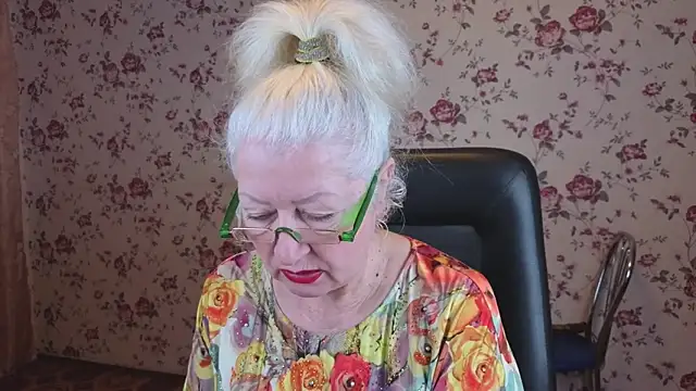 Snapshot of Maya_Mayflower chatting on 4, 11, 2025 Maya Mayflower online show from 4, 11, 2025