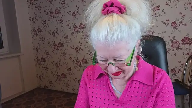 Snapshot of Maya_Mayflower chatting on 21, 11, 2025 Maya Mayflower online show from 21, 11, 2025