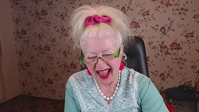 Snapshot of Maya_Mayflower chatting on 1, 12, 2025 Maya Mayflower online show from 1, 12, 2025