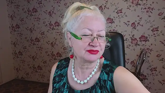 Snapshot of Maya_Mayflower chatting on 16, 12, 2025 Maya Mayflower online show from 16, 12, 2025