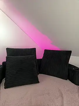 SpicyKylieFoxx online show from 8, 4, 2026