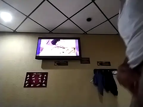 Snapshot of karlossan24 chatting on 15, 2, 2026 karlossan24 online show from 15, 2, 2026