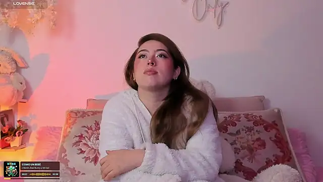 Snapshot of julieta_cooper20 chatting on 17, 9, 2025 julieta cooper20 online show from 17, 9, 2025