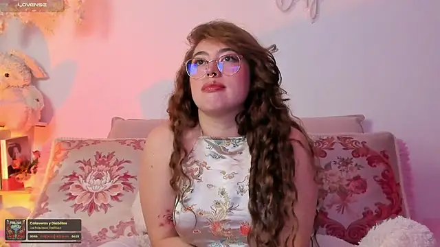 Snapshot of julieta_cooper20 chatting on 23, 9, 2025 julieta cooper20 online show from 23, 9, 2025