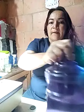 Snapshot of isis_milove chatting on 11, 3, 2026 isis milove online show from 11, 3, 2026