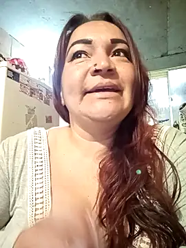 Snapshot of isis_milove chatting on 10, 4, 2026 isis milove online show from 10, 4, 2026