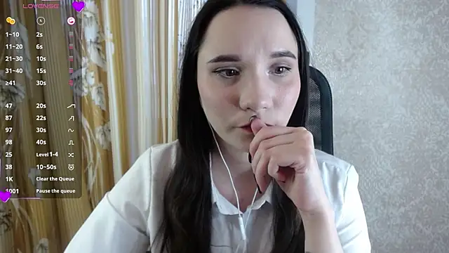 Snapshot of KateForLove chatting on 4, 3, 2025 KateForLove online show from 4, 3, 2025